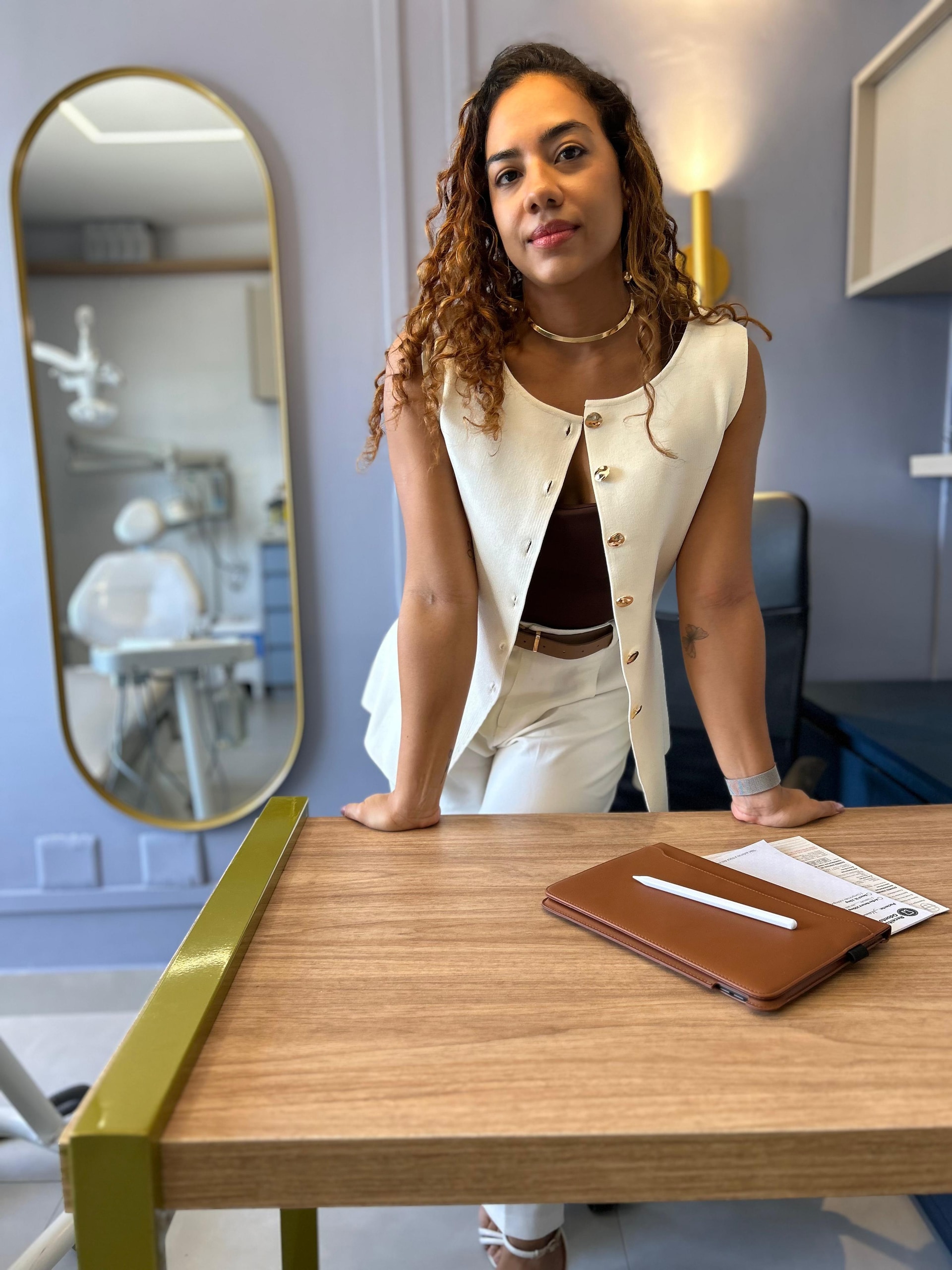 Dra. Maria Santana - Dentista especializada em Estética Dental e Harmonização Orofacial em Salvador